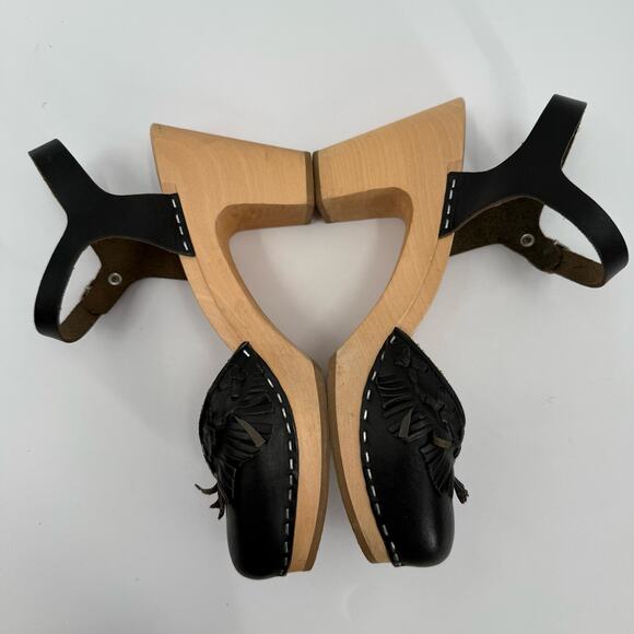 Swedish Hasbeens Size 39 (US 9) Fringe Black Leather Clog Sandal Heels Wood Shoe - Picture 4 of 16
